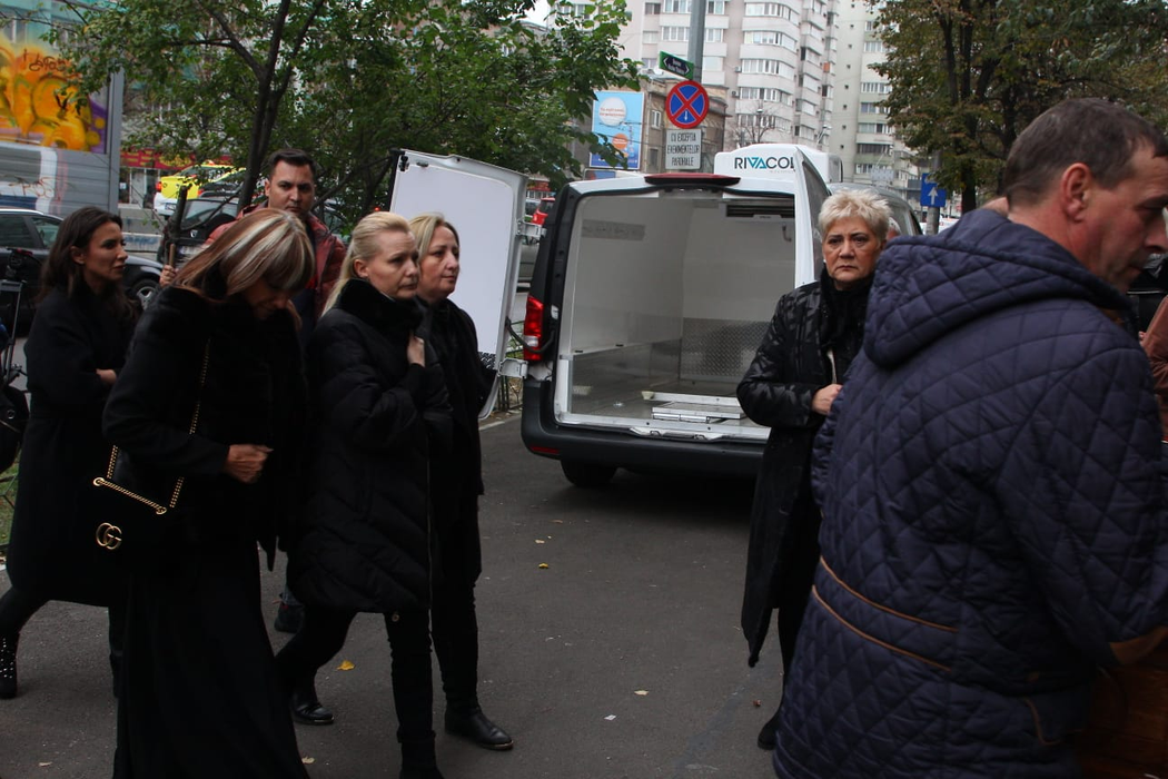 Mihai Constantinescu, depus la biserica ”Sfânta Parascheva” GALERIE FOTO