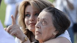 Doliu pentru o cunoscută vedetă din România: mama ei a murit. Ce a descoperit în apartamentul femeii, la scurt timp