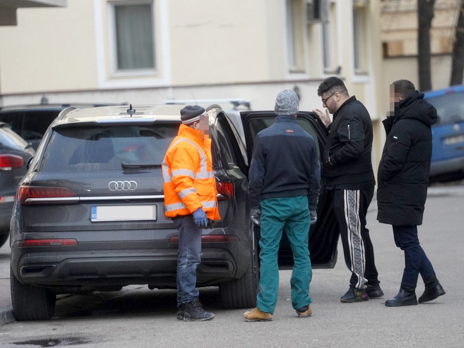 Gabi Oprea junior a dat o mână de ajutor la renovarea locuinței sale