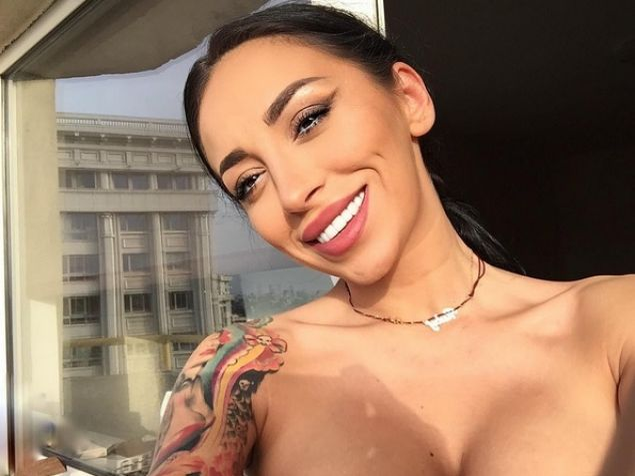 Imagini necenzurate cu Ruby dezbrăcată, sub duș, făcute publice astăzi