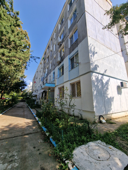 Aici a copilărit Inna! Cum arată blocul și câtă grijă au vecinii de grădină