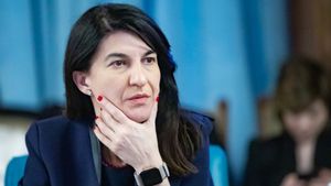 Anunțul făcut de Ministrul Muncii! Firmele cu peste 50 de angajați trebuie să-și organizeze programul de lucru în ture
