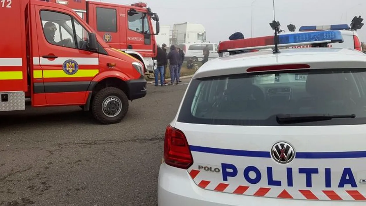 Accident grav în Caraș-Severin! 17 victime după ce două microbuze şi o maşină s-au ciocnit violent. A fost activat PLAN ROŞU!