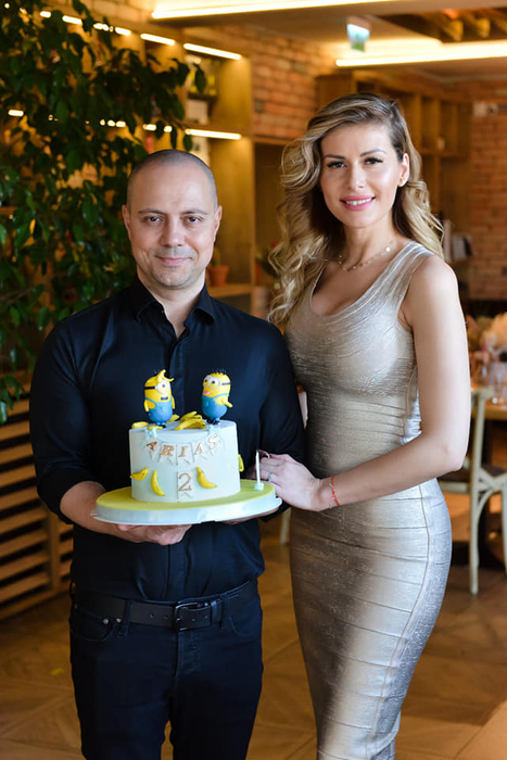 Cum a vrut Dan Badea să o ceară în căsătorie, de fapt, pe soția sa. Mădălina a fost în al nouălea cer. „A făcut-o ca la carte”