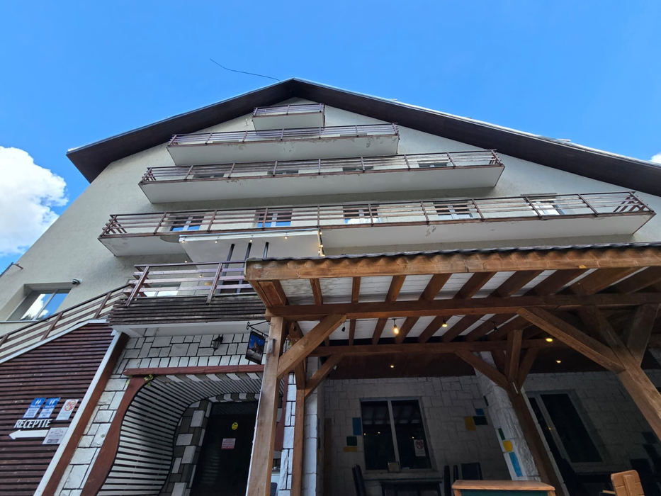 Nu e o glumă! Cât costă o ”tochitură comunistă” la Cabana Bâlea Cascadă de pe traseul Transfăgărășan