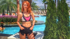 Denisa de la Bambi, la proba costumului de baie! Cum arată tânăra fără haine