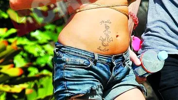 Amy Winehouse a lesinat