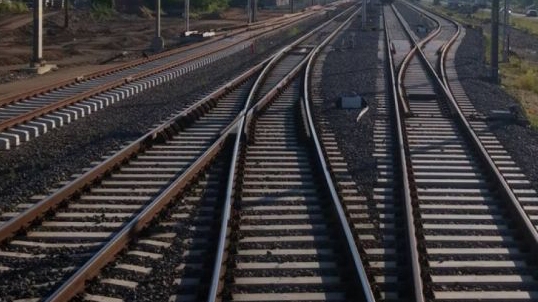 Un tren a deraiat la ieşirea din staţia Dej Călători!