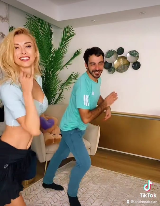 Bărbatul care îi aduce zâmbetul pe buze Andreei Bălan, după despărțirea de Tiberiu Argint. Cei doi se cunosc de ani de zile