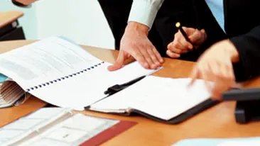 Femeile nu le pot avea pe toate! Cele cu cariera nu au viata de familie!