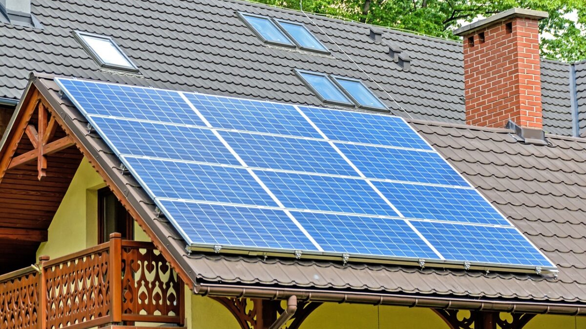 Dosar panouri fotovoltaice 2025. Ce acte trebuie să depui pentru a beneficia de subvenții, până la 31 martie