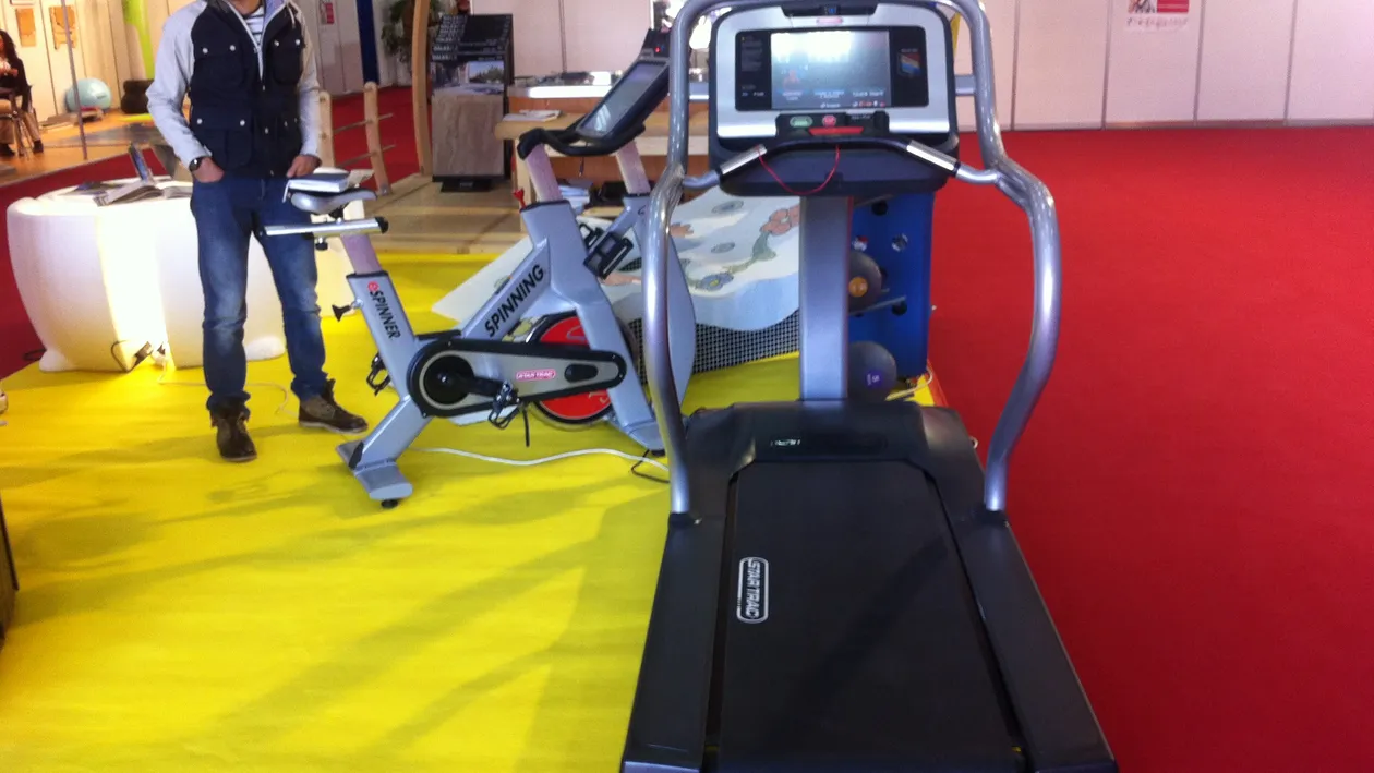 Uite cum arata banda de alergat cu antrenor propriu! Costa 12.000 de euro!