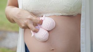 Celebra prezentatoare TV e însărcinată! Prima imagine cu burtica de graviduță