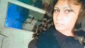 Alertă în România! Dacă o vede cineva pe tânăra din imagine, trebuie să sune imediat la Poliție