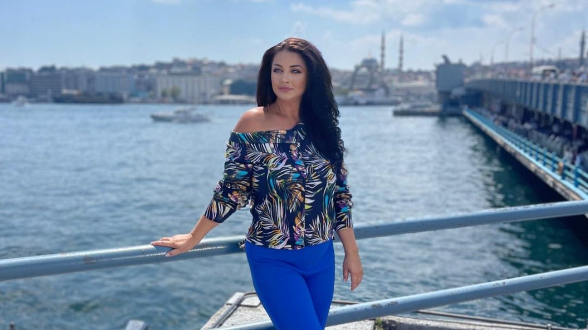 Gabriela Cristea își aruncă o bună parte din haine. Motivul pentru care a luat această decizie
