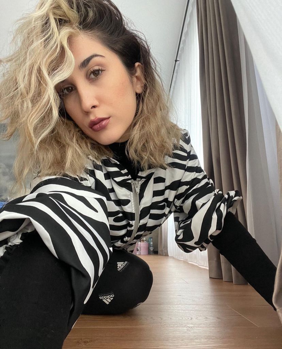 Adda a petrecut Revelionul pe scenă. (sursă - instagram.com/addabaladda).