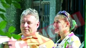 Madalin Voicu se muta cu mama