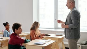 Ministrul Educației a făcut anunțul pe care profesorii nu vor să-l audă. Ce se va întâmpla cu salariile lor, de la 1 ianuarie 2024