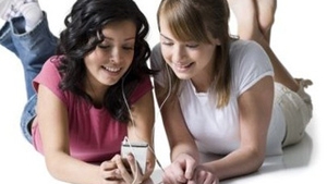 Un adolescent din cinci are probleme cu auzul din cauza mp3-ului