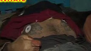 VIDEO CUTREMURATOR Un betiv dintr-un sat din Moldova a murit congelat dupa ce si-a dat pe bautura lemnele de foc si copacii din curte