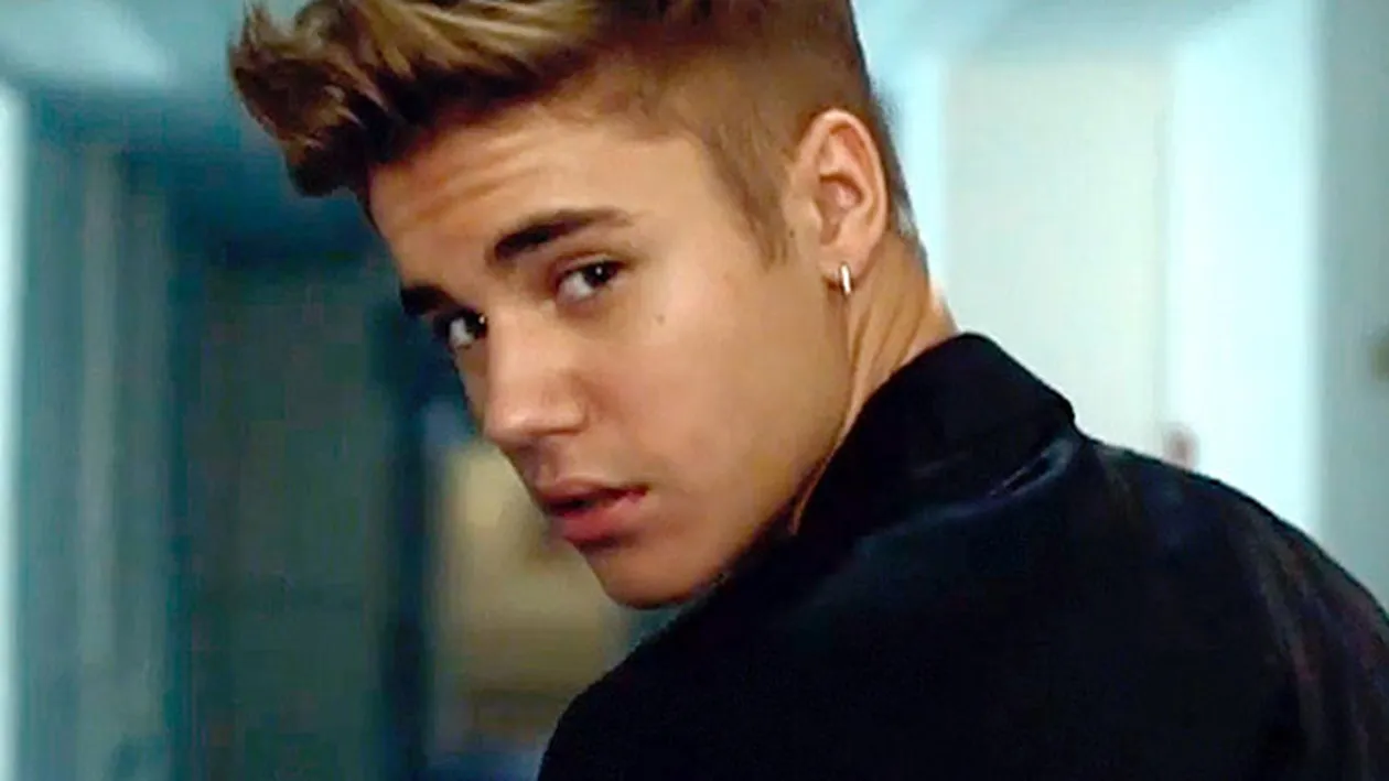 Justin Bieber, lipsit de bun simt, arogat si ignorant! Si-a batut joc de avocati cu raspunsurile sale in timpul marturiei