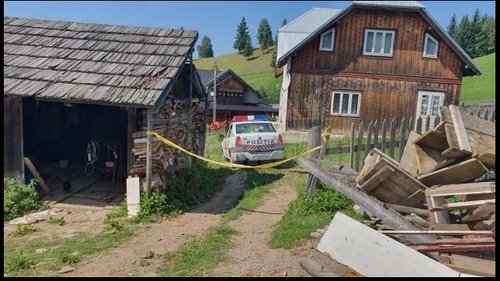 Caz înfiorător în Suceava! O ingineră a îngropat bebelușul născut viu în curtea casei. Ea și-a ucis alți doi copii