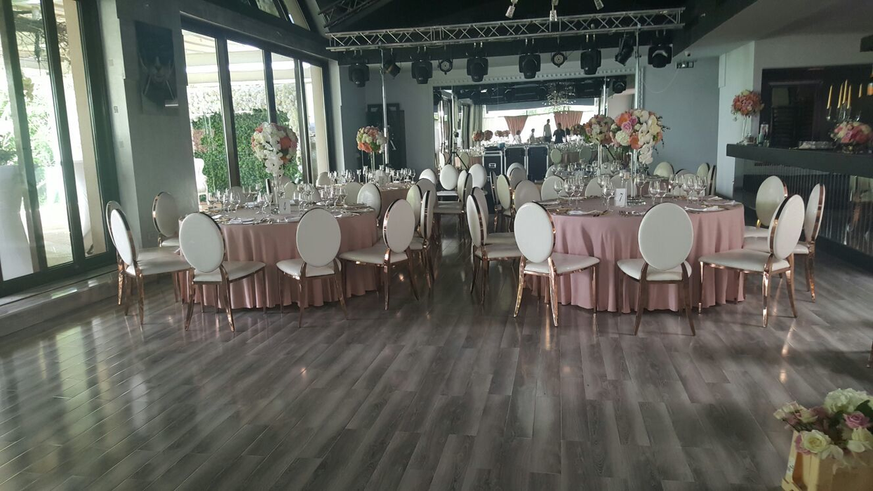 Petrecerea de după botezul Sofiei are loc la Aqua, cel mai fiţos restaurant din bucureşti.