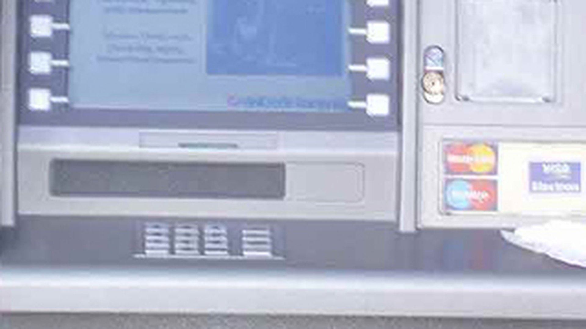 Trei romani, condamnati la inchisoare in Abu Dhabi pentru fraude la ATM-uri