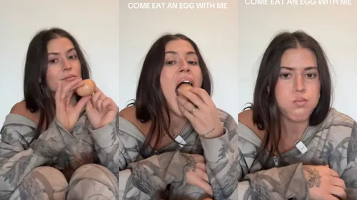 Tânăra care a speriat TikTok-ul cu niște banale ouă! Te trec fiorii după ce le bagă în gură și apoi începe să le mestece