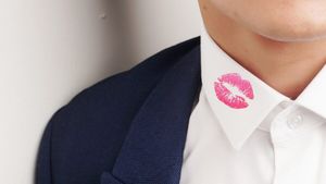 Un italian s-a ascuns în dulap ca să-și prindă nevasta când îl înșală. S-a lăsat cu divorț, dar din alt motiv