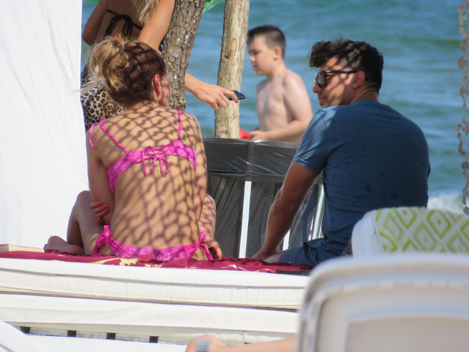 Andra Trandaș și noul iubit își fac planurile, pe plaja din Mamaia