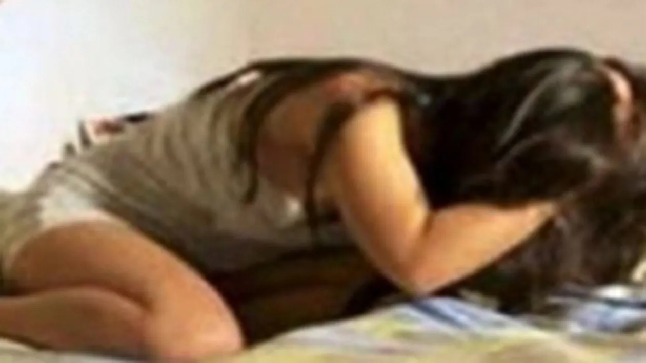 Un barbat din Valcea si-a violat fiicele timp de sase ani! Acesta a fost retinut de politie pentru 24 de ore!