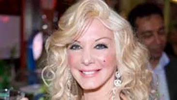 Vezi AICI cum arata papusa Barbie in carne si oase! O femeie din Anglia si-a facut 150 de operatii estetice!