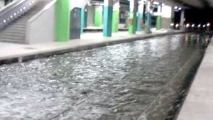 FOTO Potop in subteran! Metroul din Napoli a devenit Venetia sudului