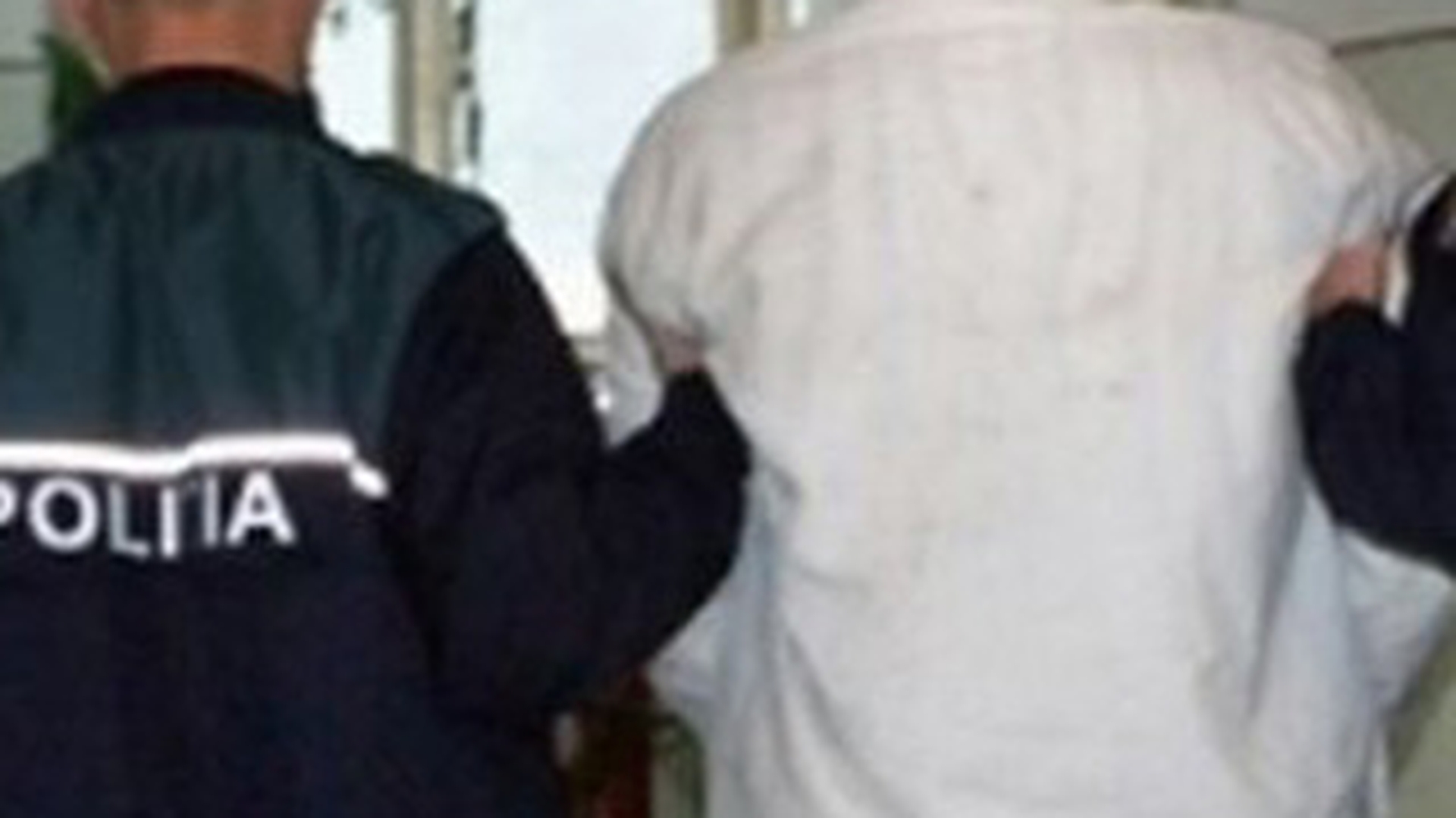 Talharul care a legat o batrana cu sutienul, a batut-o si a amenintat-o, a fost prins dupa 3 ani! I-a furat bunuri in valoare de 910.000 de lei!