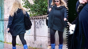Era celebră în România la începutul anilor 2000! Acum, n-o mai recunoști din cauza kilogramelor în plus! EXCLUSIV