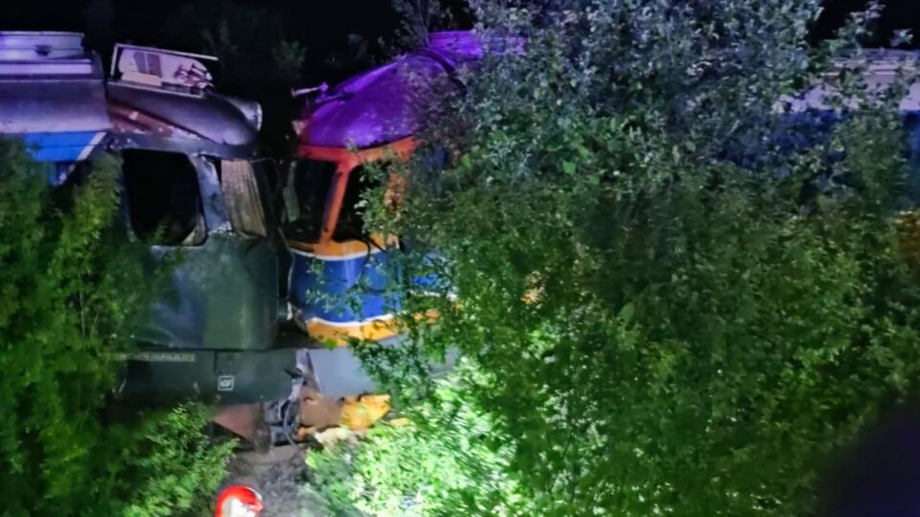 Accident feroviar în județul Giurgiu. Două locomotive au intrat în coliziune și trei persoane au fost rănite