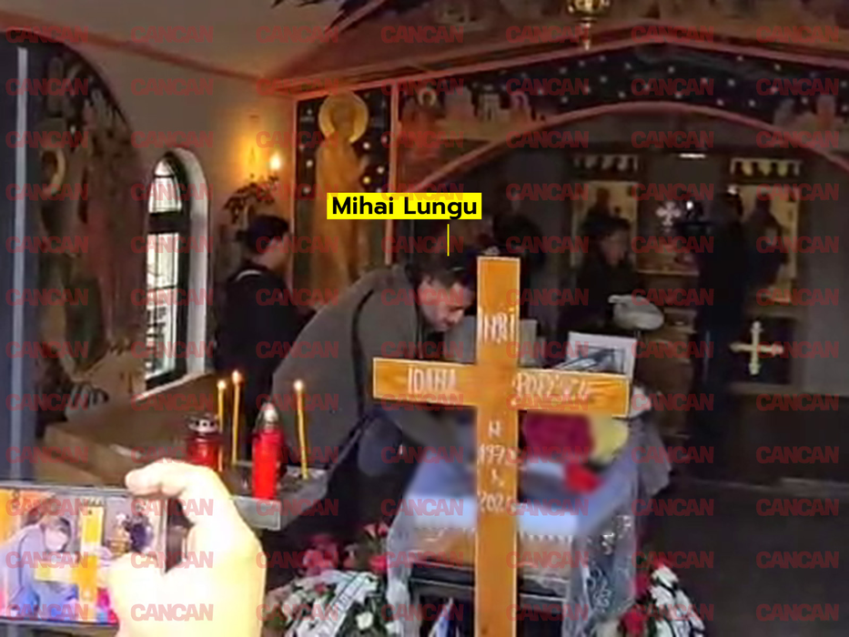 Iubitul Ioanei Popescu, lângă sicriu