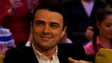 VIDEO O echipa de hochei din Bucuresti si-a imprimat pe tricoruri logo-ul trupei Vunk! Afla ce mesaj le transmite Cornel Ilie