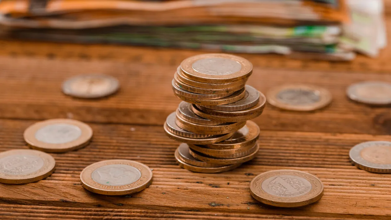 Curs valutar BNR, 19 decembrie 2025. Cât a ajuns să coste un euro