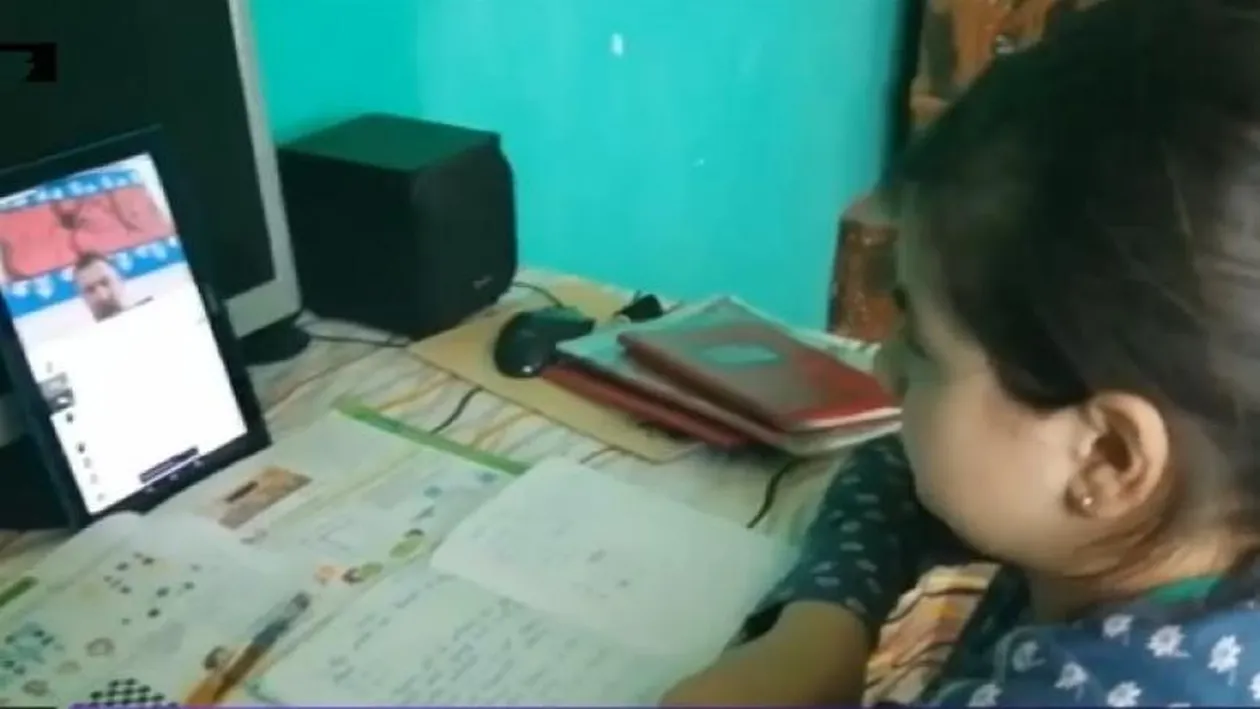 Fetița din Vaslui, ajutată de primar cu un telefon pentru școala online, va primi sprijin și din Australia