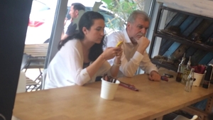 VIDEO Dinu Gheorghe asa cum nu l-ai vazut niciodata! Si-a scos fiica in oras si...