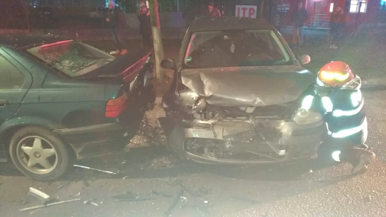 Accident de circulație în Cluj. Un tânăr de 18 ani a pierdut controlul volanului și a lovit 3 autoturisme