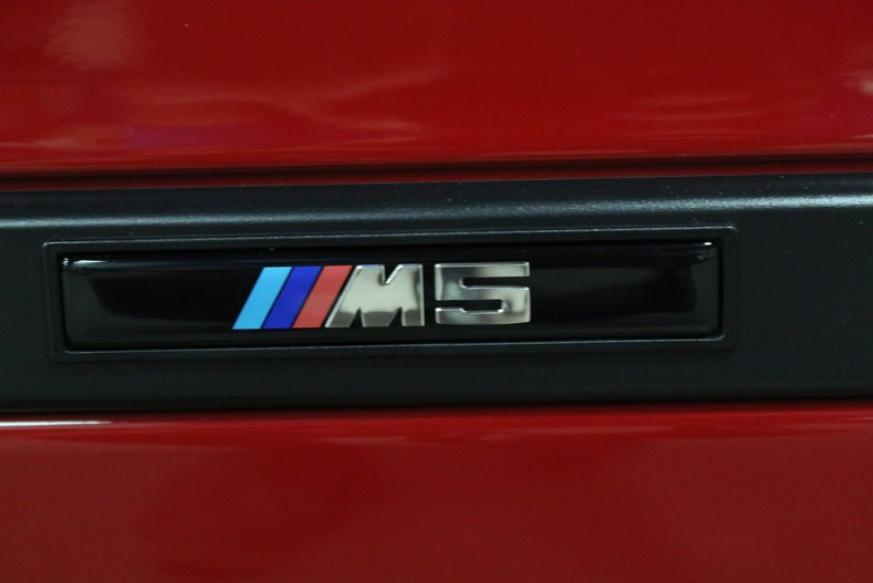 BMW M5 din 2002, scos la vânzare cu un kilometraj incredibil! GALERIE FOTO