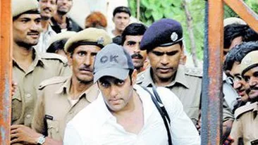 Pe Salman Khan il puteti vedea de astazi in London Dreams, din cadrul colectiei MARI FILME INDIENE, lansata de CANCAN. Un star urmarit de ghinioane