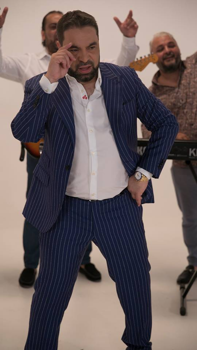 Florin Salam cânta pe scenă în timp ce mai mulți interlopi își reglau conturile într-o răfuială sângeroasă