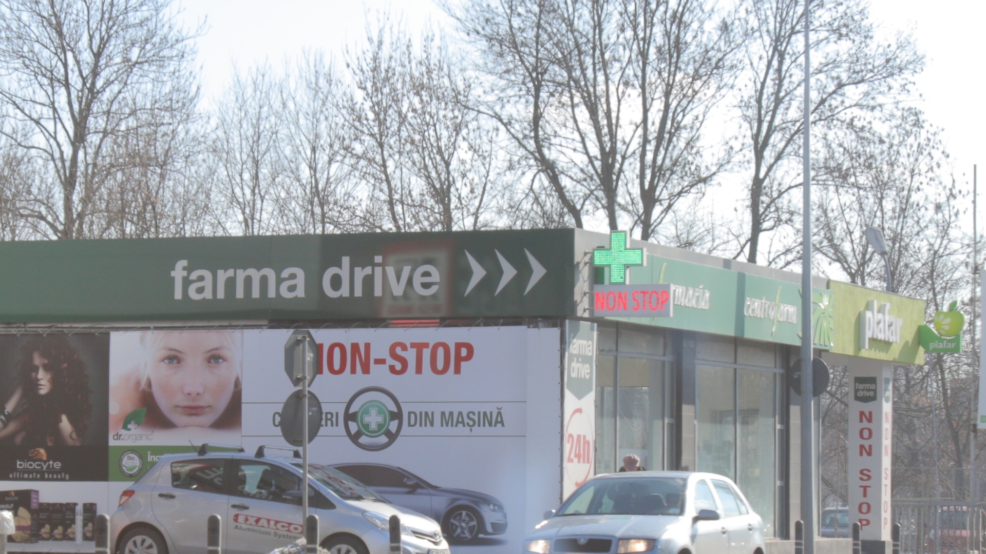 Inedit in Bucuresti! Prima si singura farmacie cu drive-in din Romania este in zona de nord din Capitala!