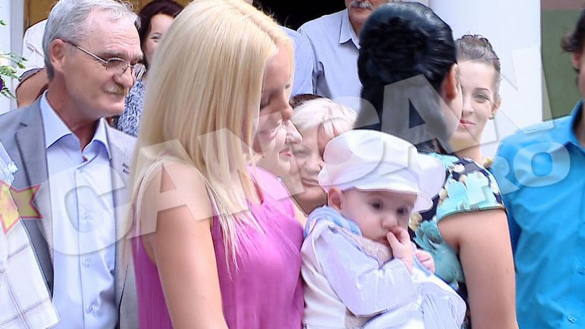 A izbucnit in hohote de plans cand a auzit asta. Vezi ce veste a fost la un pas sa o aduca pe Alexandra Stan in pragul depresiei!