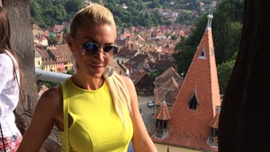 Imaginile care au incins imaginatia barbatilor! O celebra blonda din Romania, goala in cada! “Oh, Dumnezeule!”