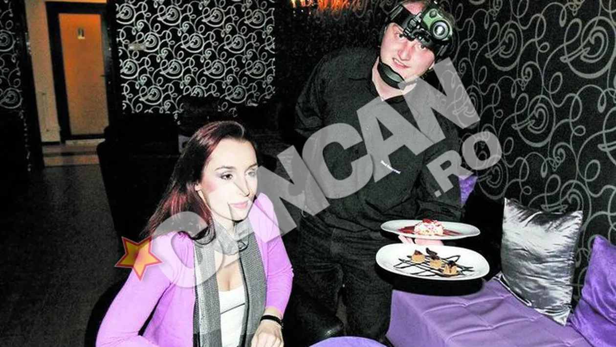 Cel mai inspaimantator restaurant din Bucuresti. Mananci in bezna!